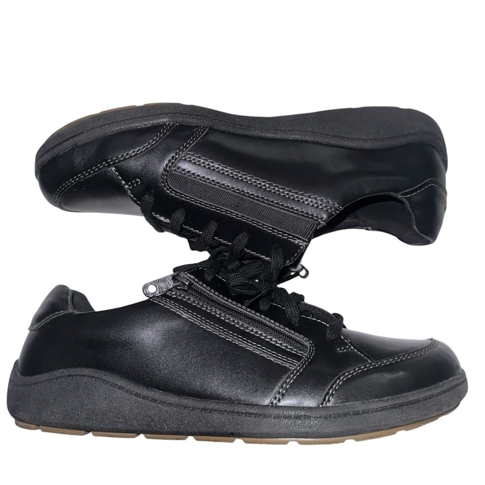 Clarks Women's Black Leather Flats